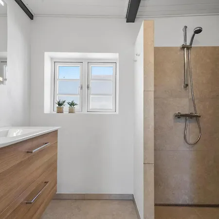 In With Wifi Lägenhet *