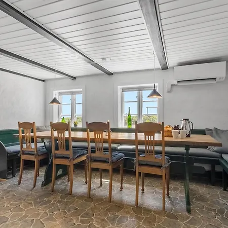 Apartment In With Wifi